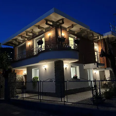 Gerani Апартаменты *